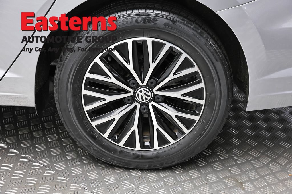 Used 2020 Volkswagen Jetta SE w/ SE Cold Weather Package FWD image 8
