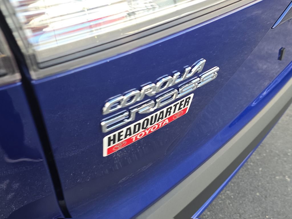 Used 2025 Toyota Corolla Cross LE image 5