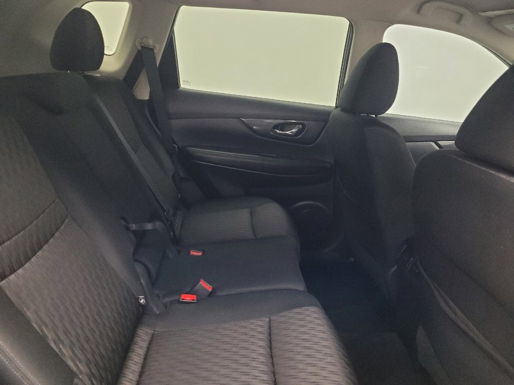 Used 2018 Nissan Rogue SV image 19