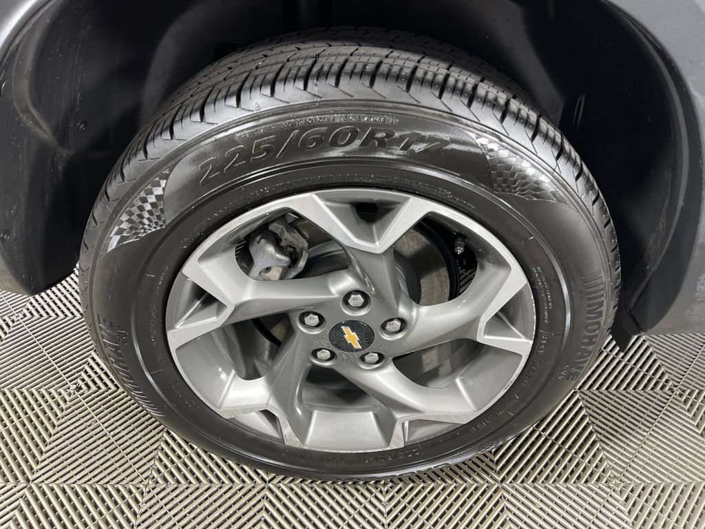 Used 2025 Chevrolet Trax LT FWD image 18