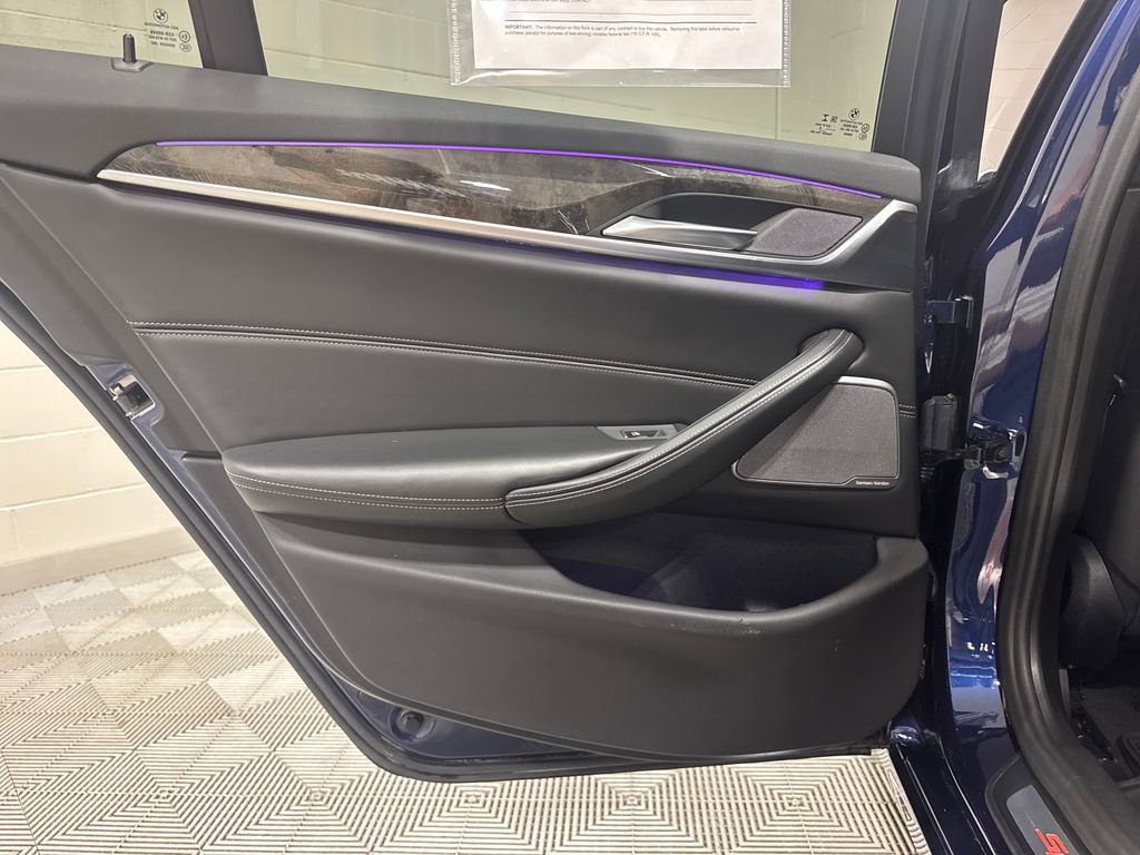 Used 2018 BMW 540i xDrive image 40