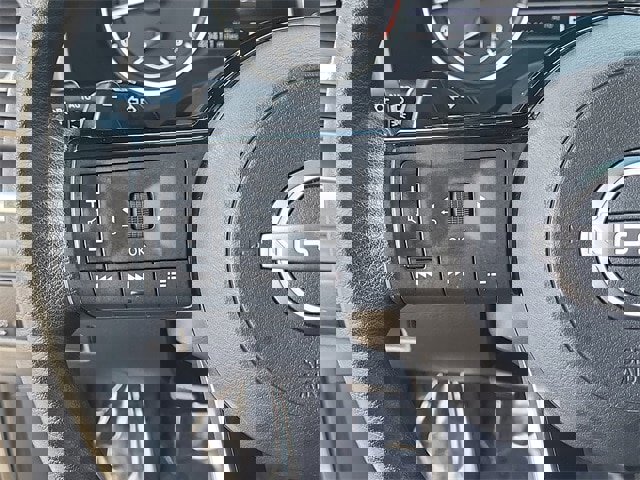 Used 2022 Nissan Rogue SV image 12