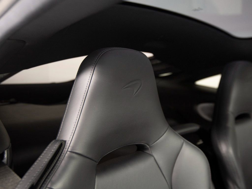 Used 2020 McLaren GT image 28