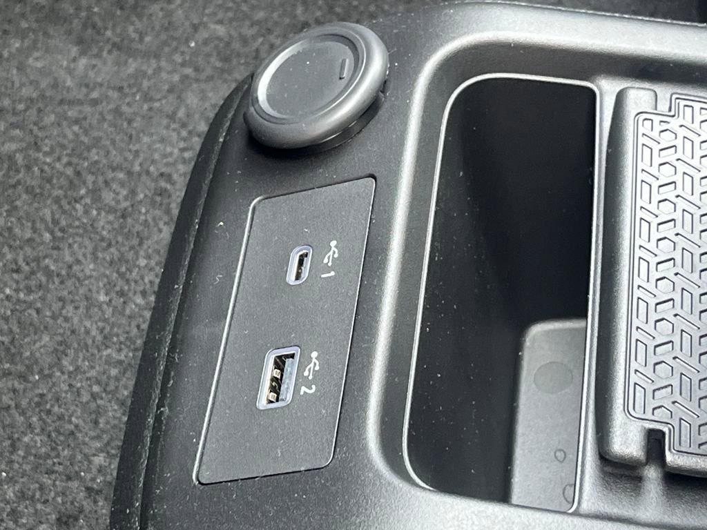 New 2025 Nissan Ariya AWD image 33