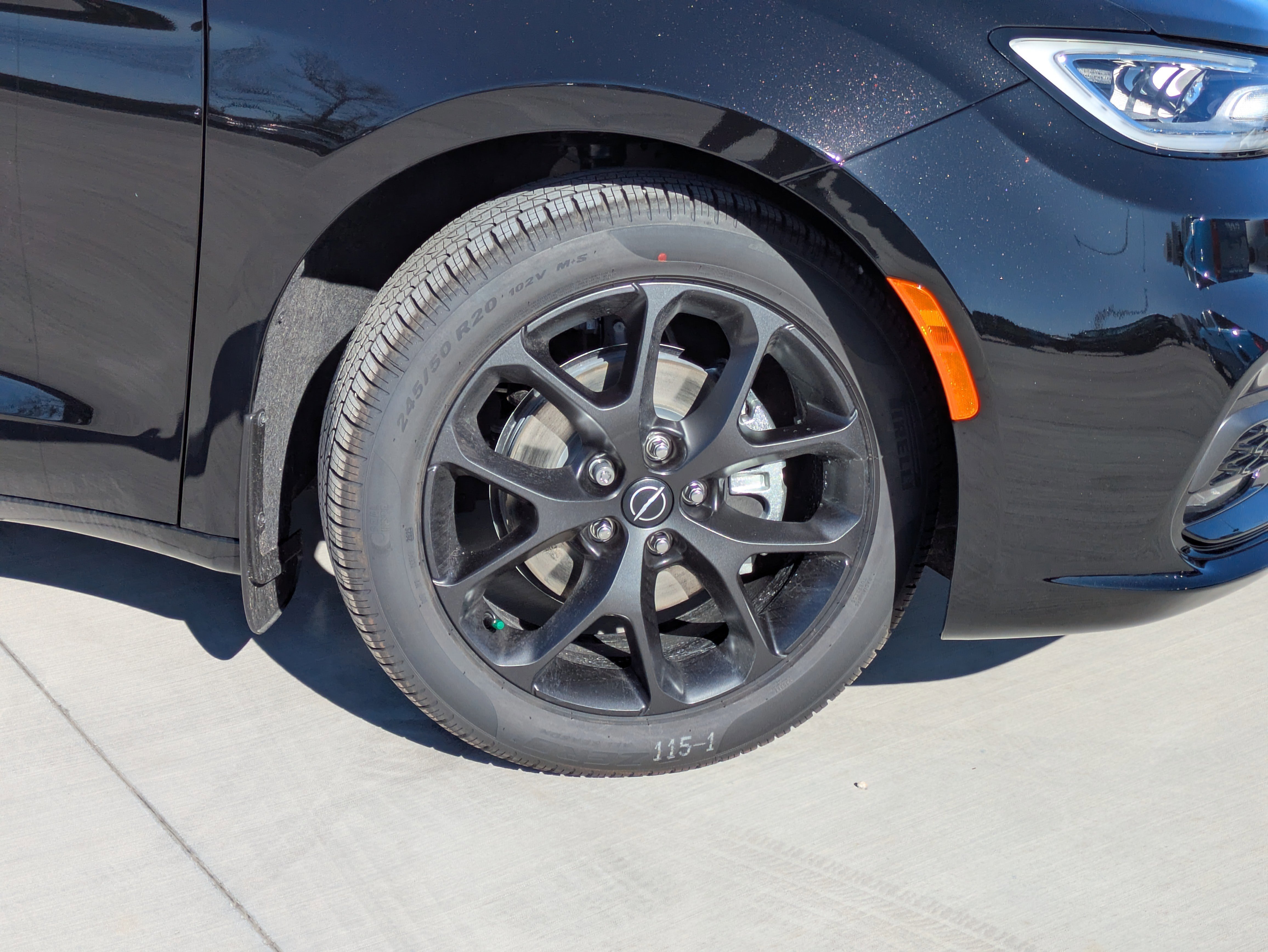 New 2026 Chrysler Pacifica Select image 9