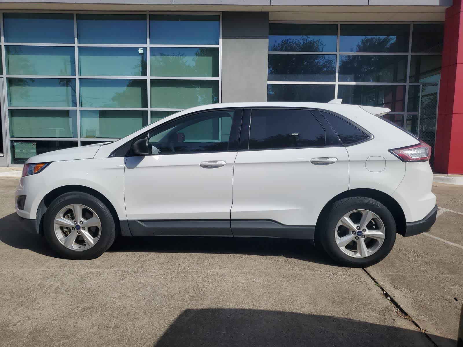Used 2017 Ford Edge SE FWD image 3