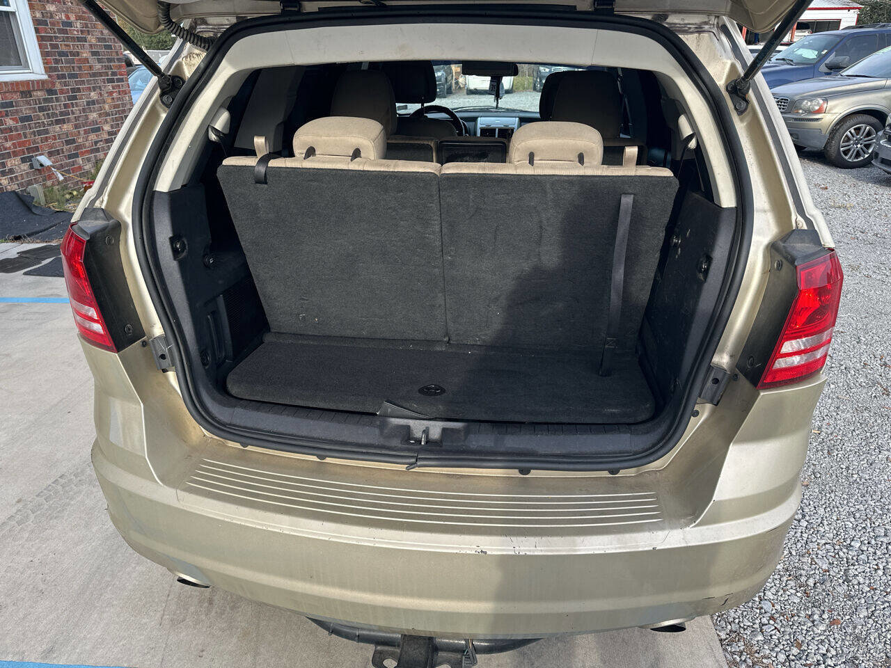 Used 2010 Dodge Journey SXT w/ Rear Seat Video Group image 17