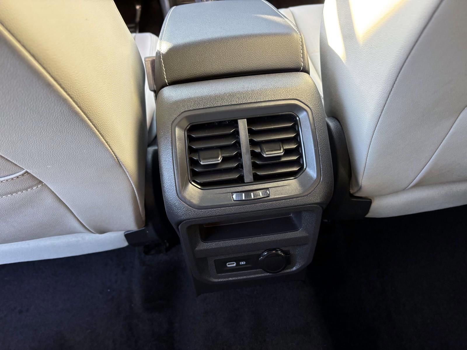 Used 2021 Volkswagen Tiguan SE R-Line AWD/4WD image 32
