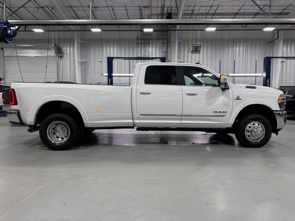 New 2025 RAM 3500 Limited image 10