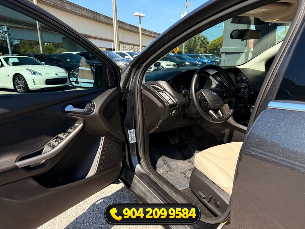 Used 2017 Ford Focus Titanium image 19