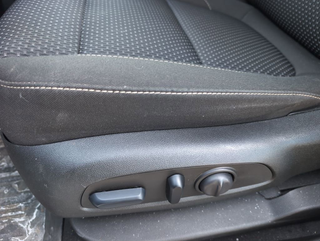 Used 2023 GMC Acadia SLE w/ Driver Convenience Package image 16