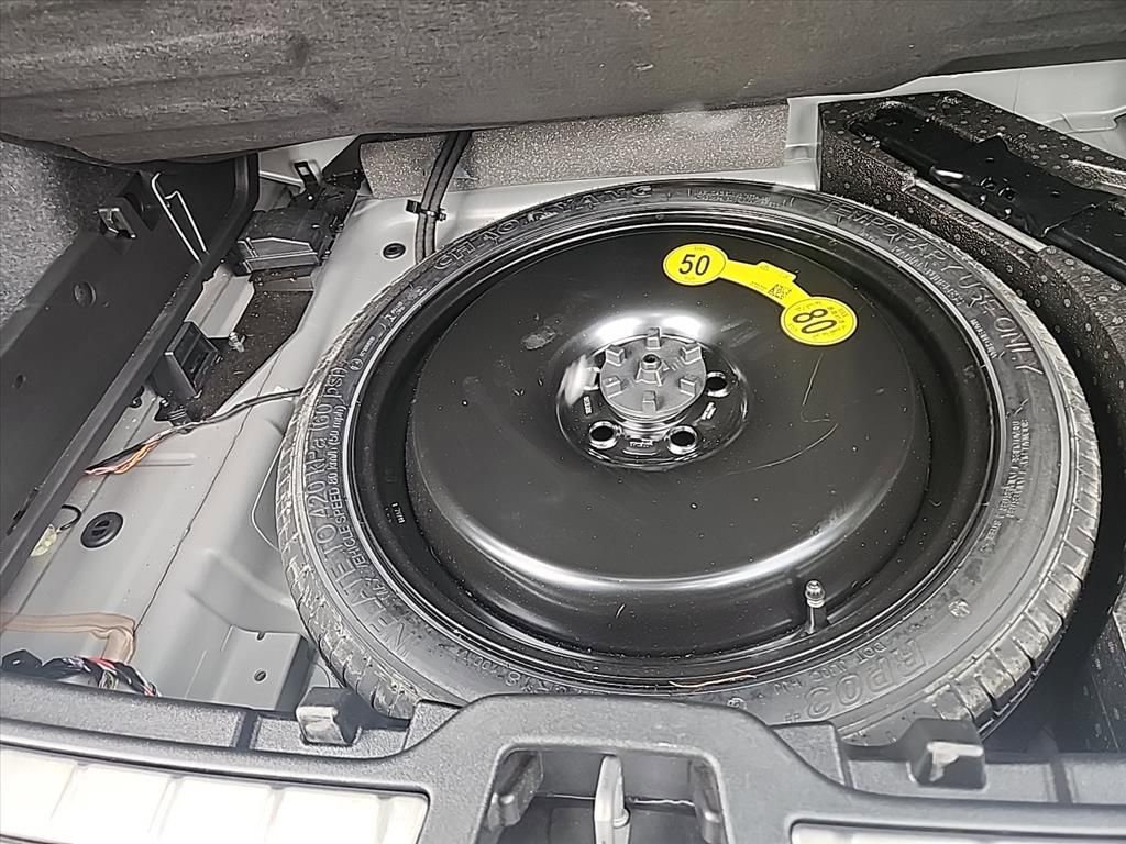 Certified 2023 Volvo XC40 B5 Plus w/ Driver Assist Package AWD/4WD image 36