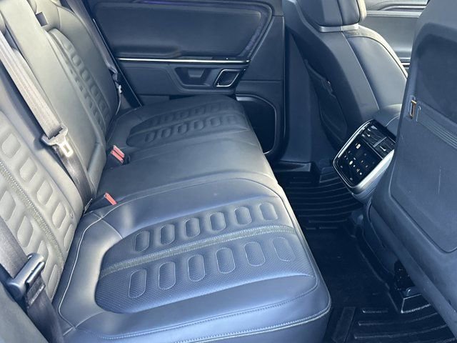 Used 2022 Rivian R1T Launch Edition image 21