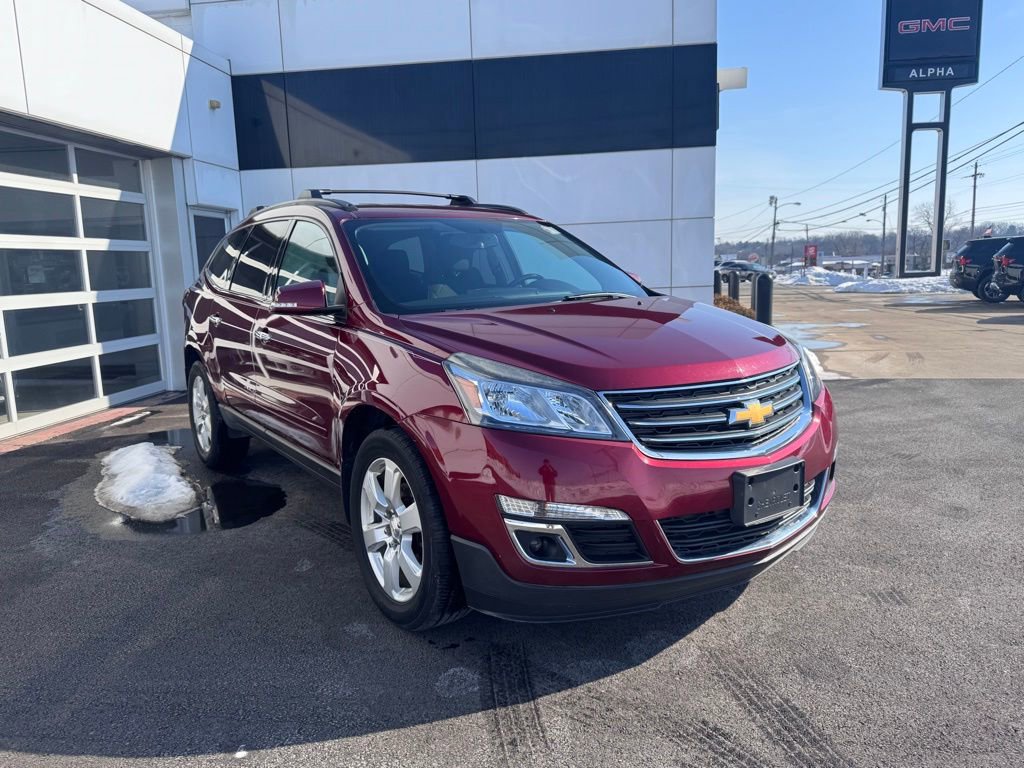 Used 2017 Chevrolet Traverse LT w/ Style and Technology Package image 6