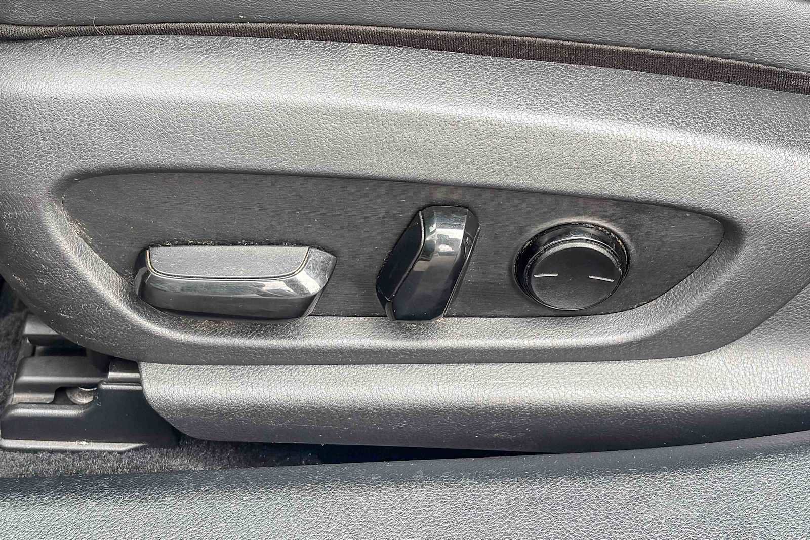 Used 2021 Lexus ES 300h w/ Accessory Package image 21