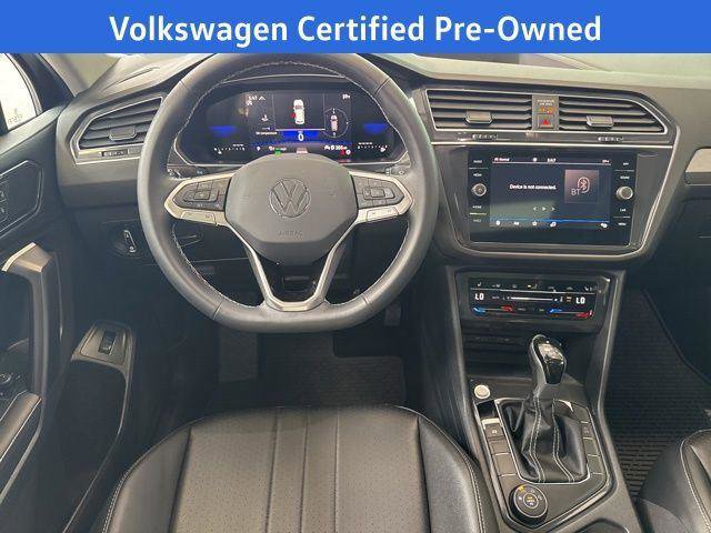 Certified 2024 Volkswagen Tiguan SE w/ Panoramic Sunroof Package AWD/4WD image 17