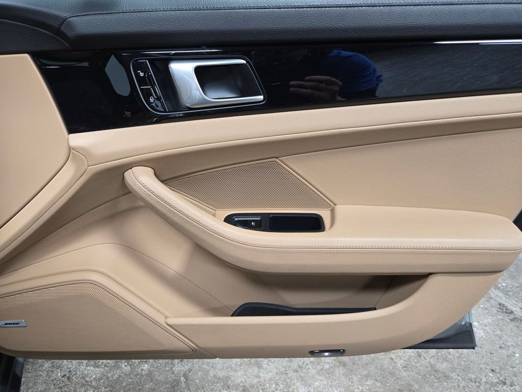 Used 2018 Porsche Panamera 4 image 48