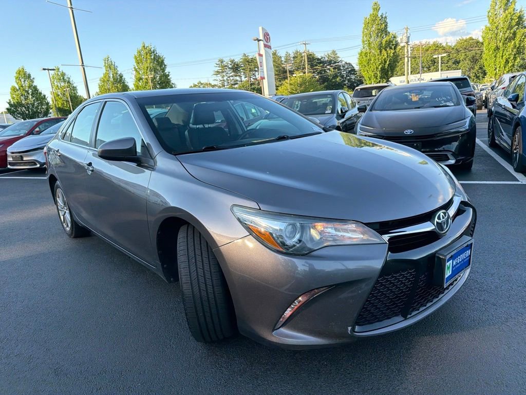 Used 2015 Toyota Camry SE FWD image 3