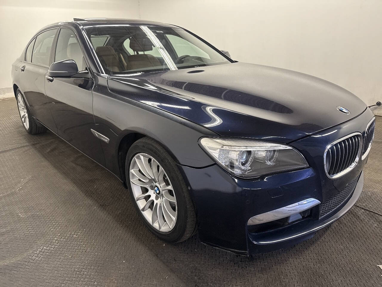 Used 2015 BMW 740Li xDrive AWD/4WD image 2