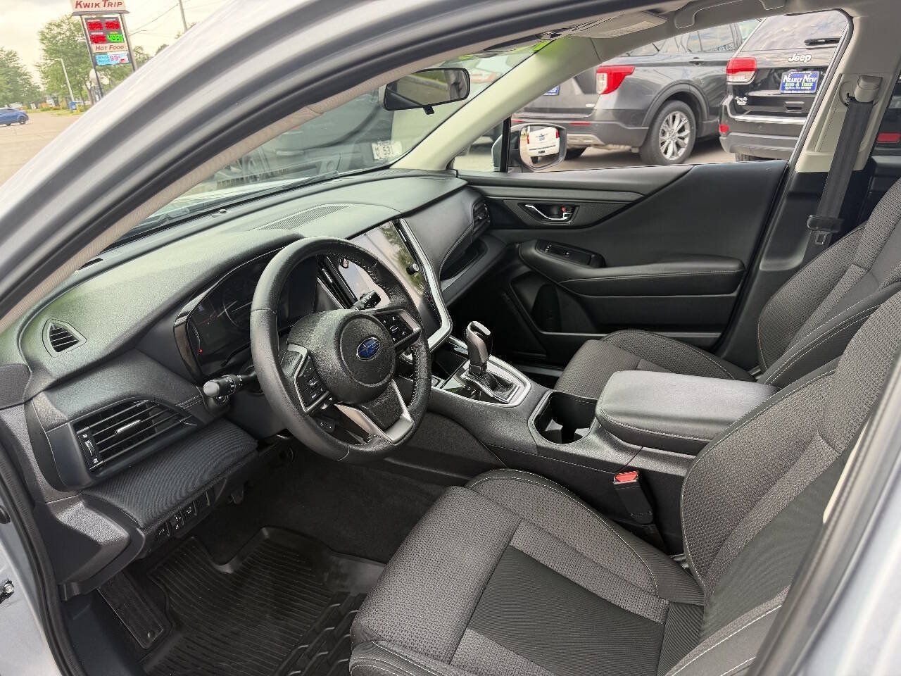 Used 2022 Subaru Outback Premium AWD/4WD image 10