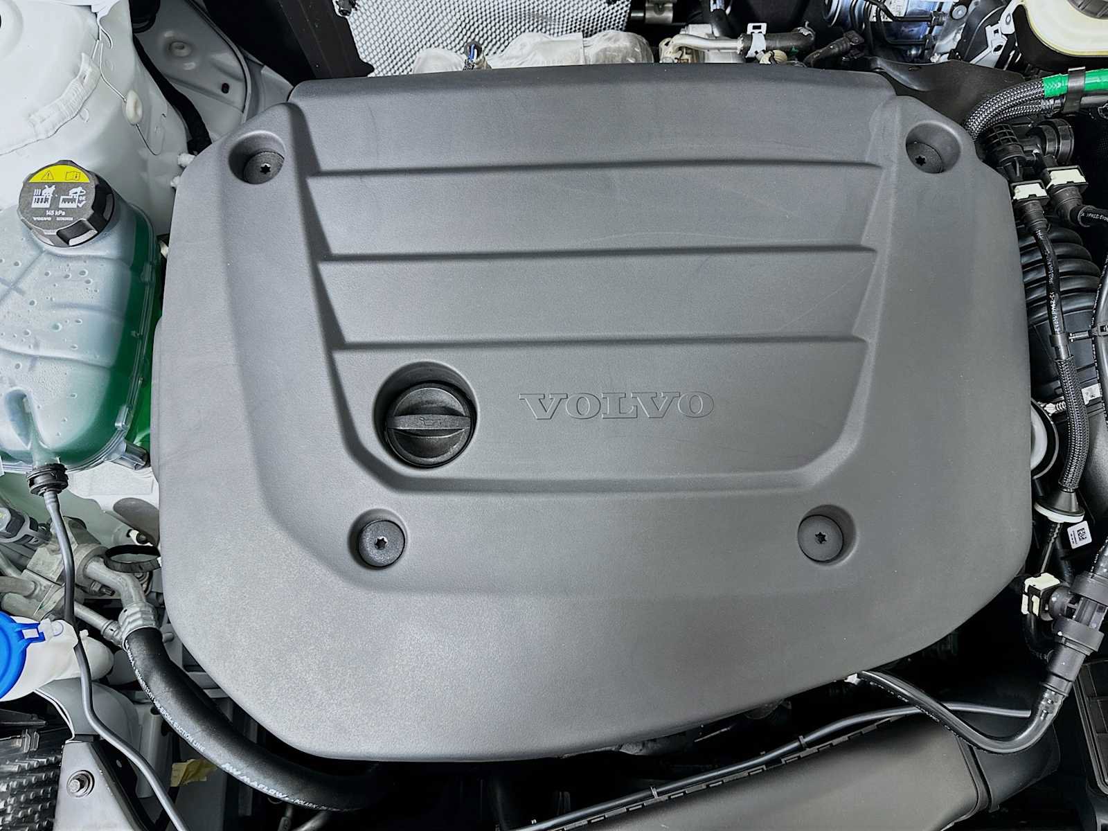 New 2026 Volvo XC40 B5 Plus w/ Protection Package Premier AWD/4WD image 29