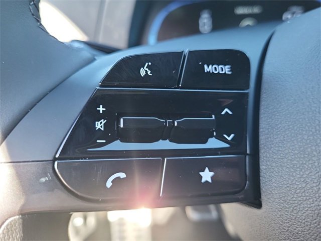 Certified 2025 Hyundai Elantra Sport image 28