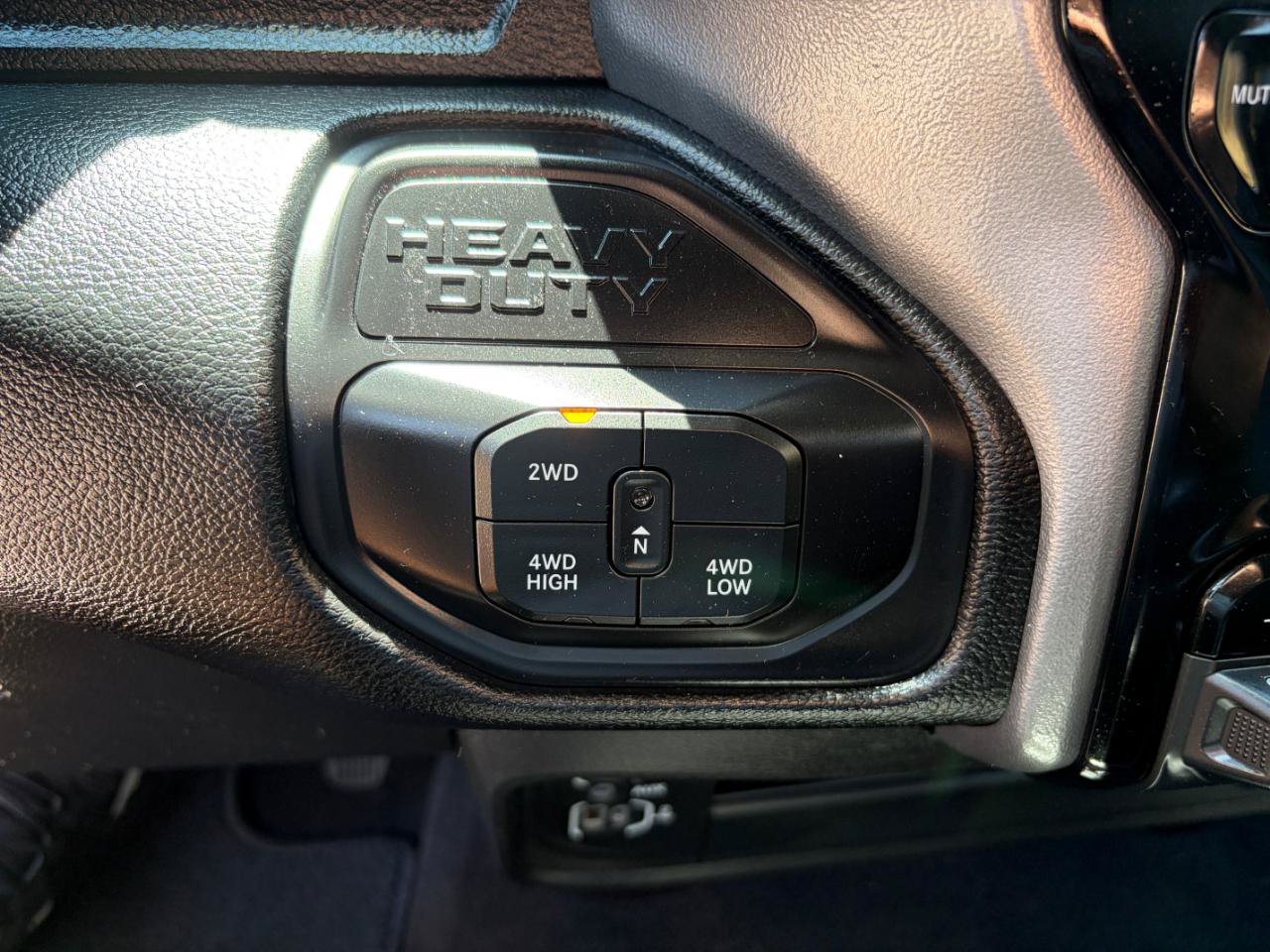 Used 2026 RAM 2500 Laramie AWD/4WD image 22