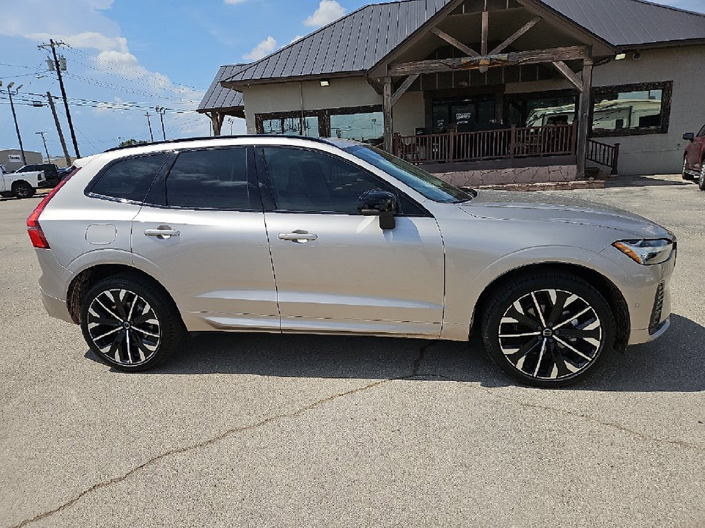 Used 2026 Volvo XC60 B5 Ultra w/ Protection Package Premier AWD/4WD image 9