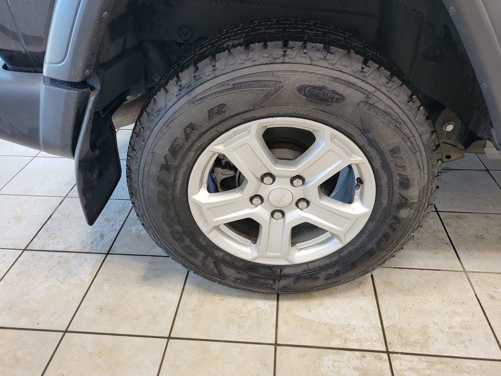 Used 2021 Jeep Wrangler Unlimited Sport AWD/4WD image 46