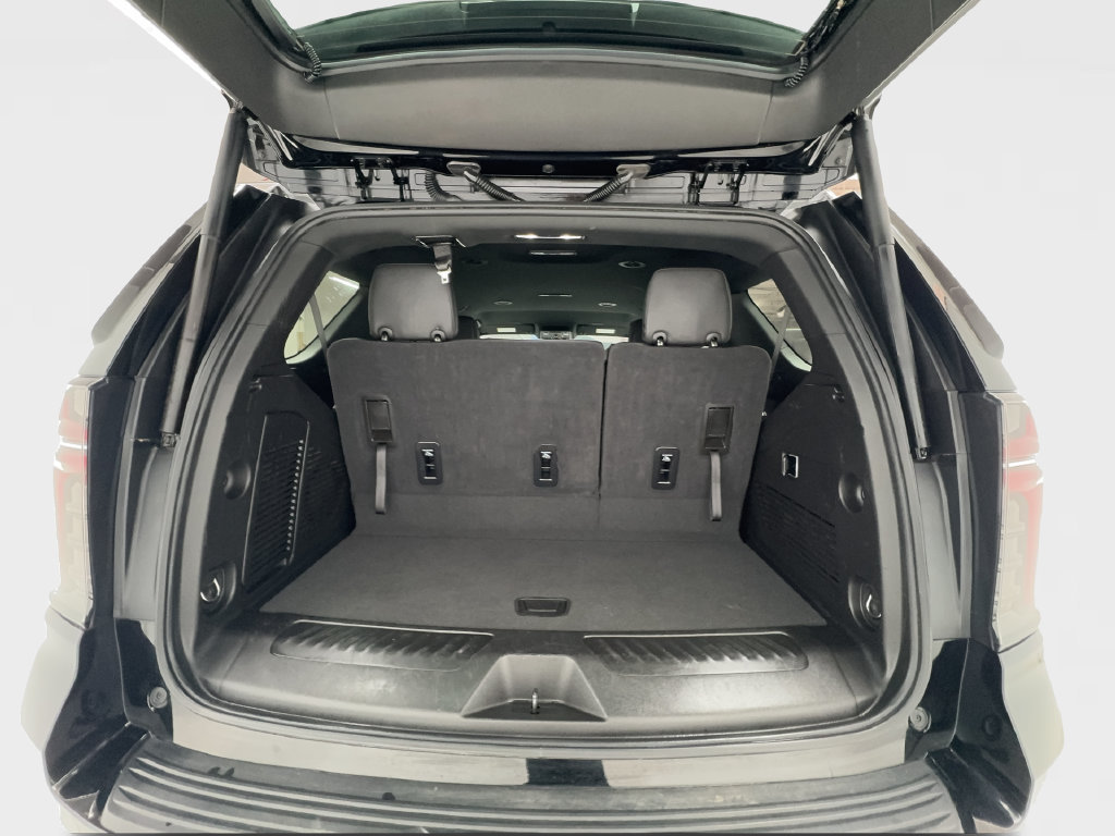 Used 2025 Chevrolet Tahoe LT RWD image 18