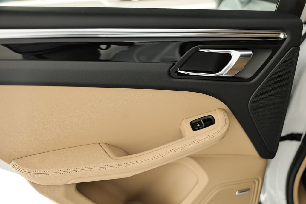 New 2026 Porsche Macan AWD/4WD image 26