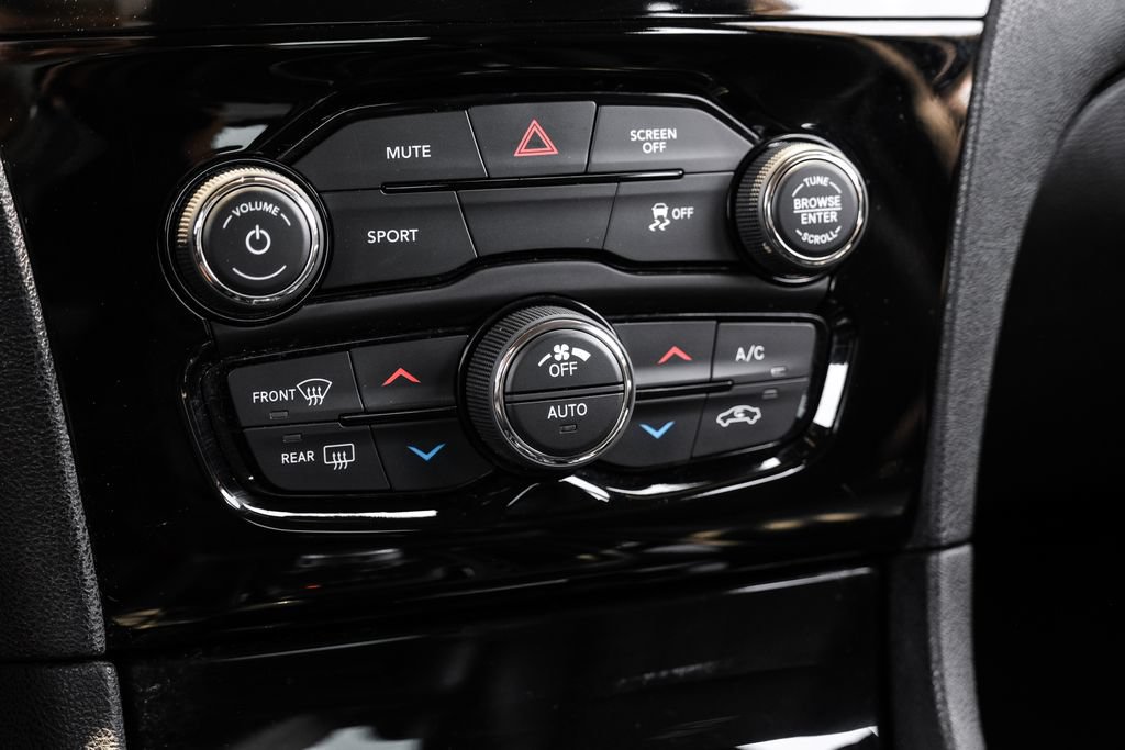 Used 2019 Chrysler 300 S RWD image 34