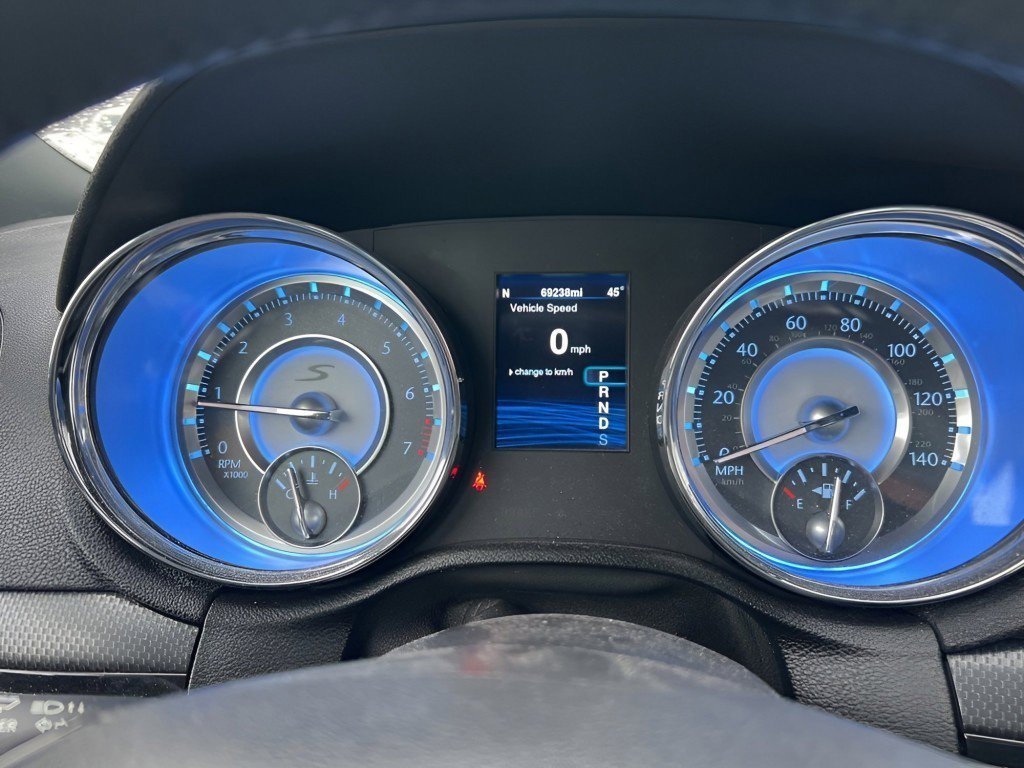 Used 2014 Chrysler 300 S w/ Luxury Group image 23