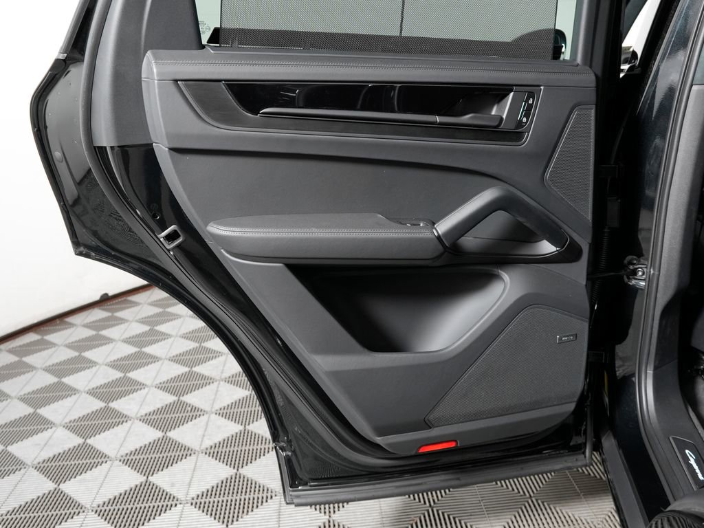 New 2026 Porsche Cayenne GTS AWD/4WD image 35