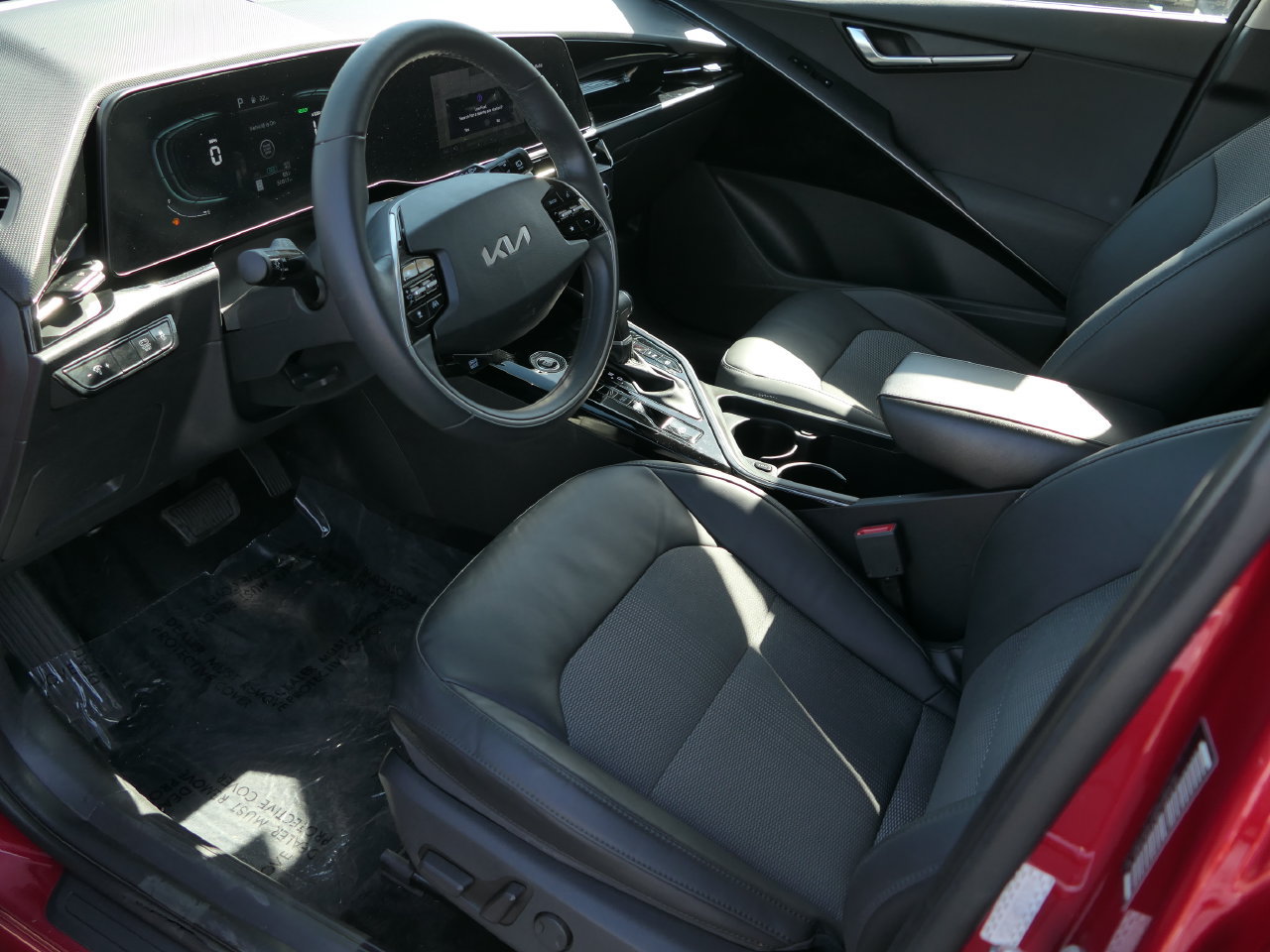 Certified 2024 Kia Niro EX FWD image 12
