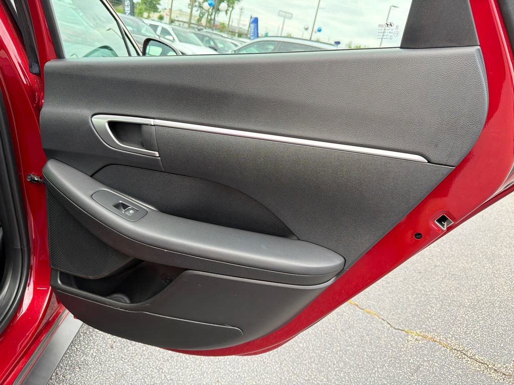 Certified 2025 Hyundai Sonata SE FWD image 16