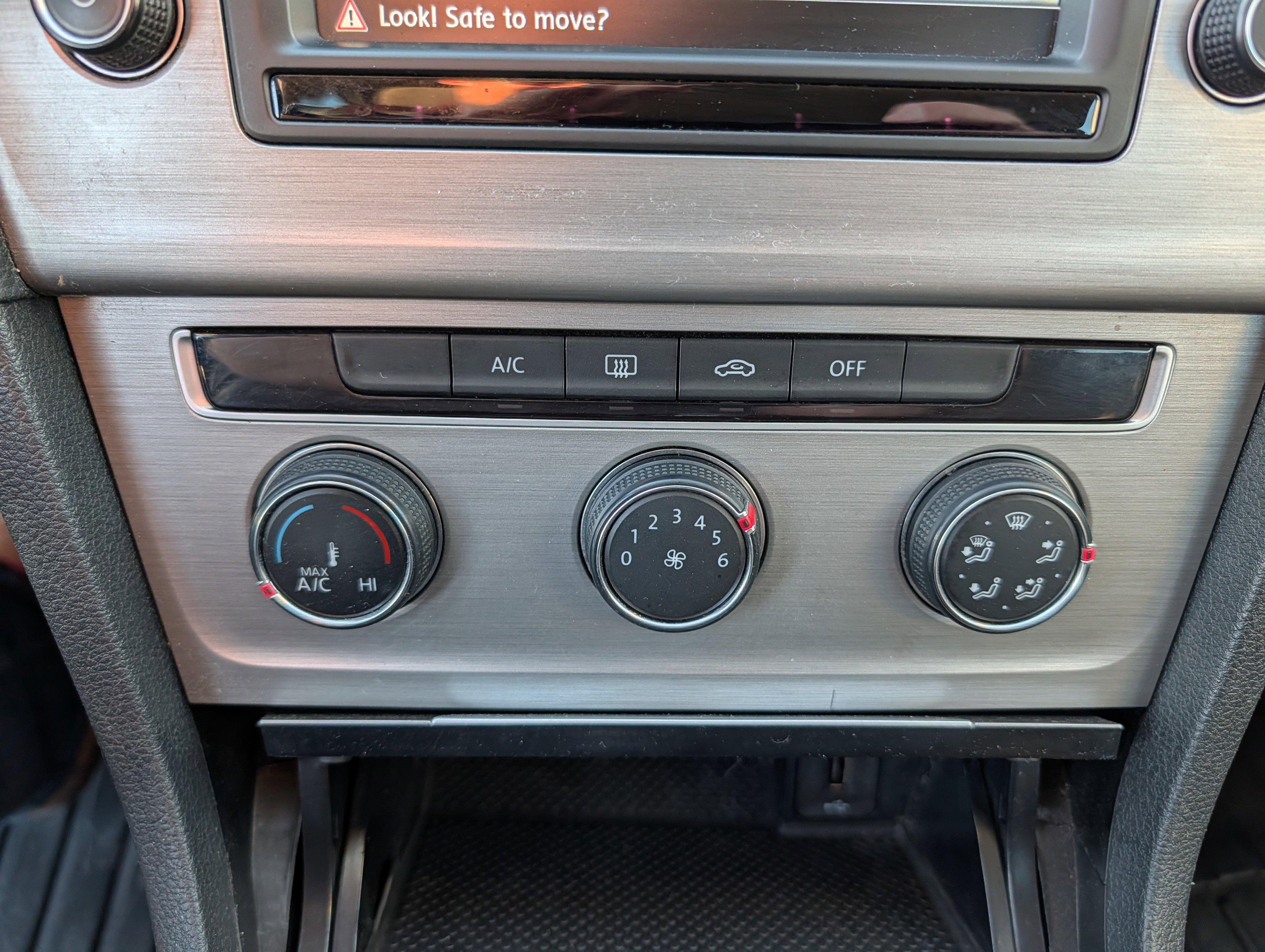 Used 2017 Volkswagen Golf S image 21