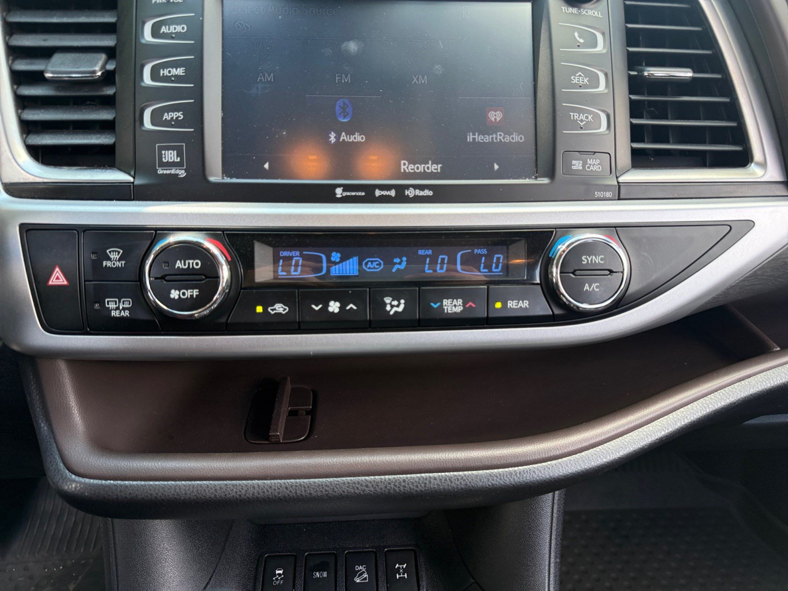 Used 2018 Toyota Highlander Limited Platinum AWD/4WD image 12