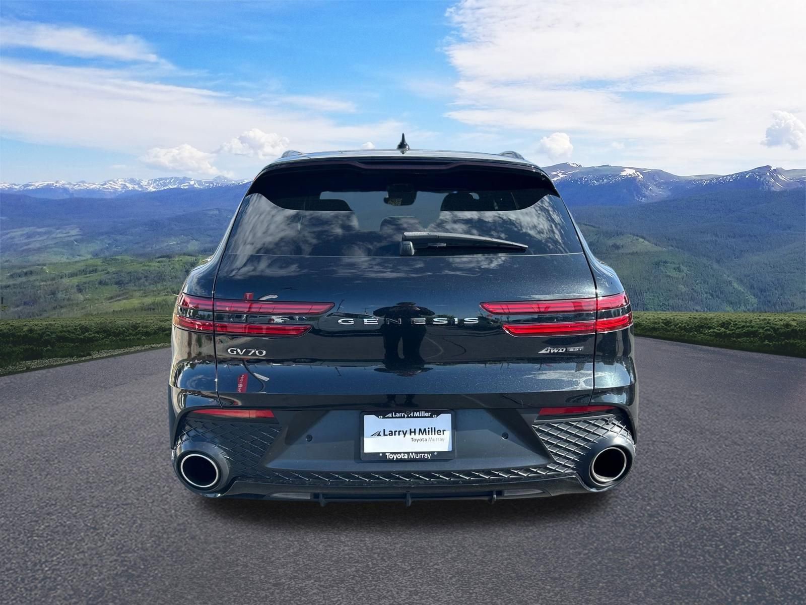 Used 2022 Genesis GV70 3.5T Sport w/ Sport Prestige Package AWD/4WD image 4