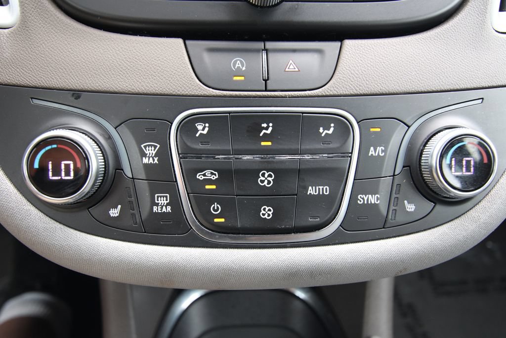 Used 2024 Chevrolet Malibu LT FWD image 24