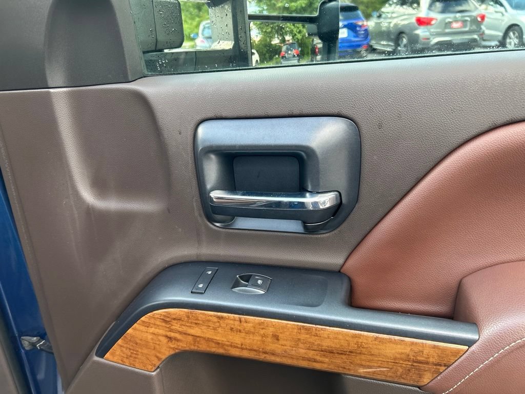 Used 2015 Chevrolet Silverado 2500 High Country w/ High Country Premium Package AWD/4WD image 24