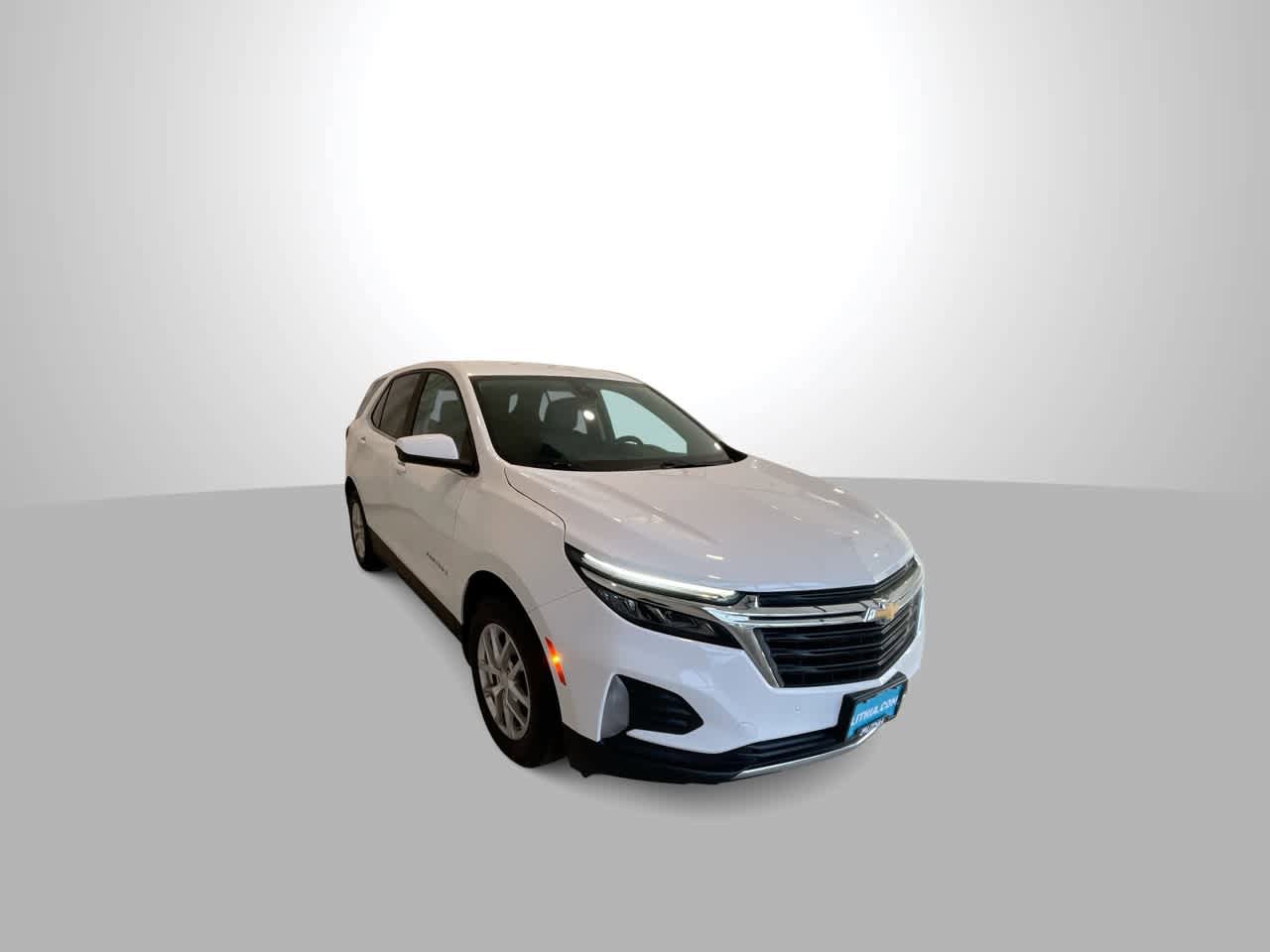 Used 2023 Chevrolet Equinox LT w/ LPO, Floor Liner Package AWD/4WD image 2