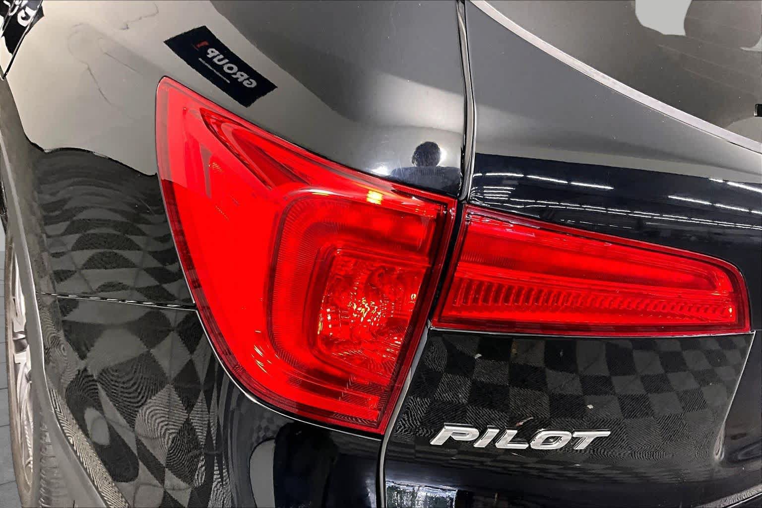 Used 2016 Honda Pilot Elite image 26