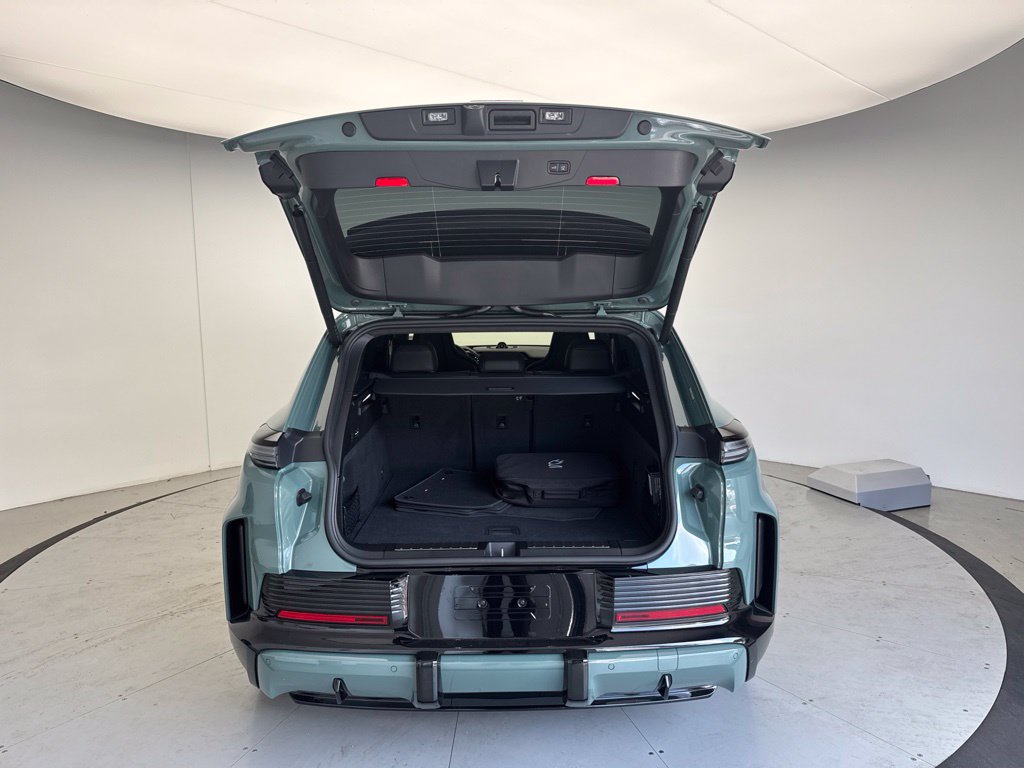 New 2026 Porsche Cayenne Turbo AWD/4WD image 5
