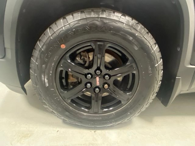 Used 2023 GMC Acadia AT4 w/ Preferred Package AWD/4WD image 5