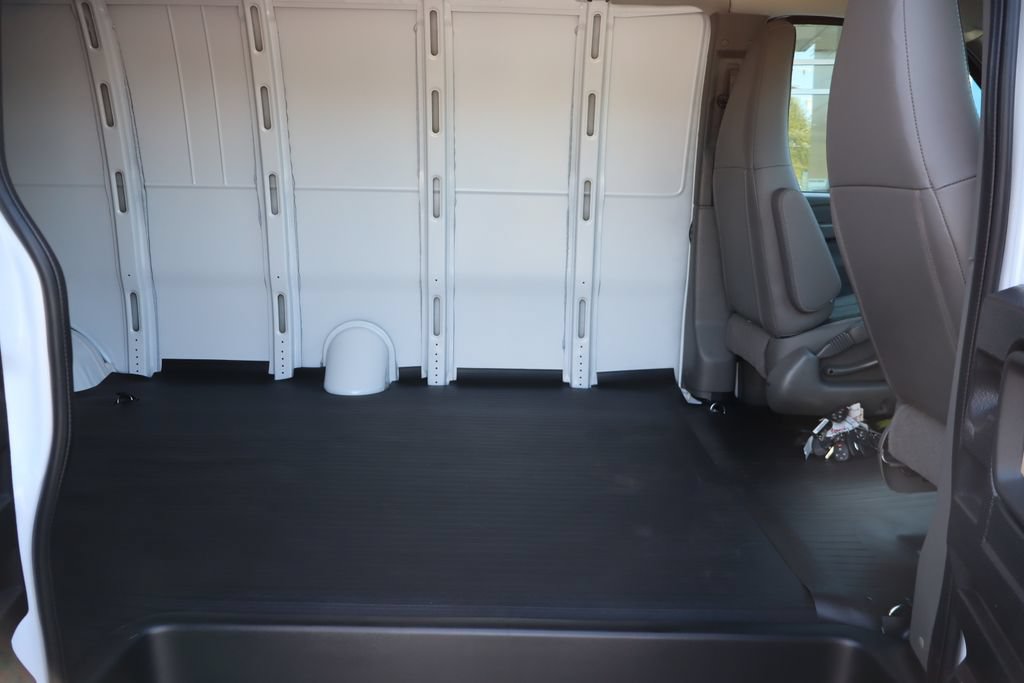 New 2026 Chevrolet Express 2500 Extended w/ Driver Convenience Package RWD image 6