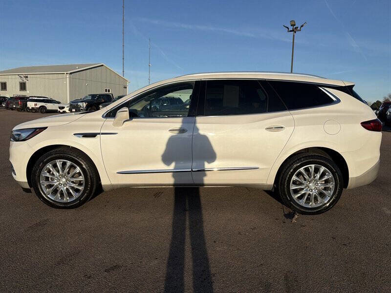 Used 2019 Buick Enclave Premium w/ Experience Buick Package AWD/4WD image 3