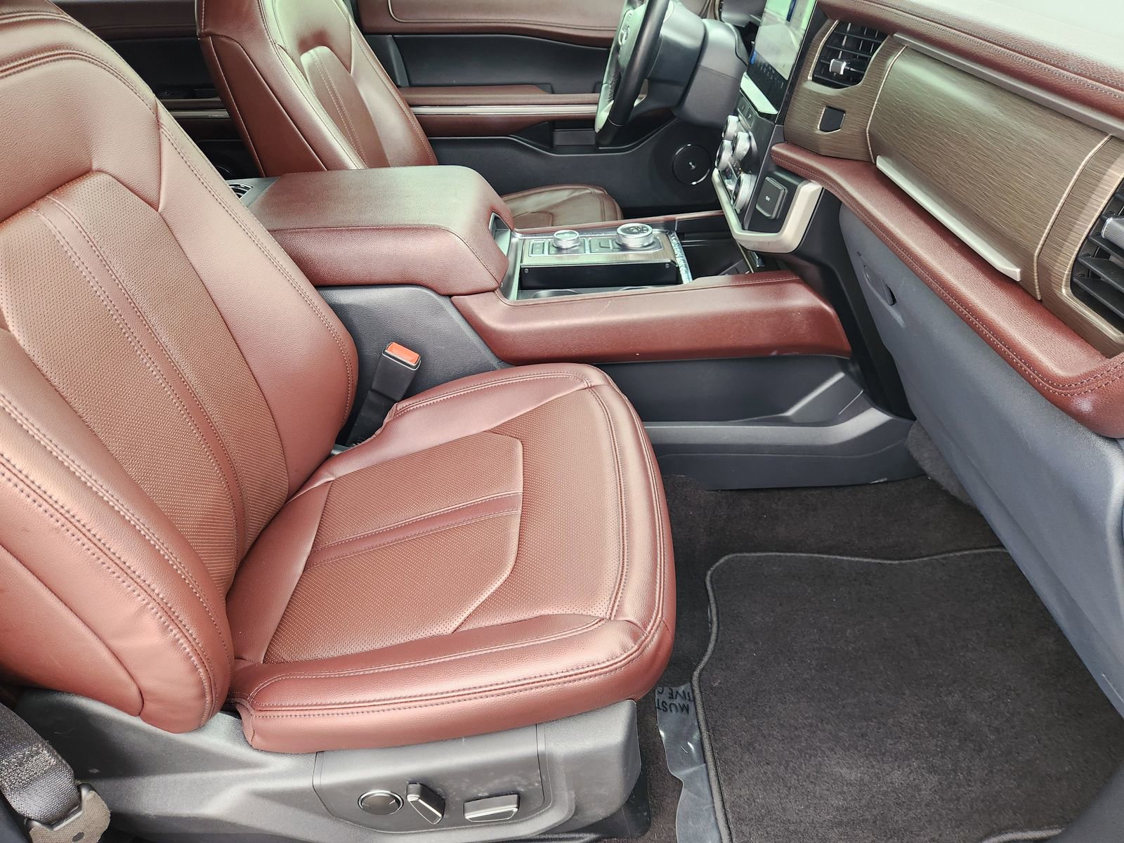 Used 2023 Ford Expedition Limited AWD/4WD image 16