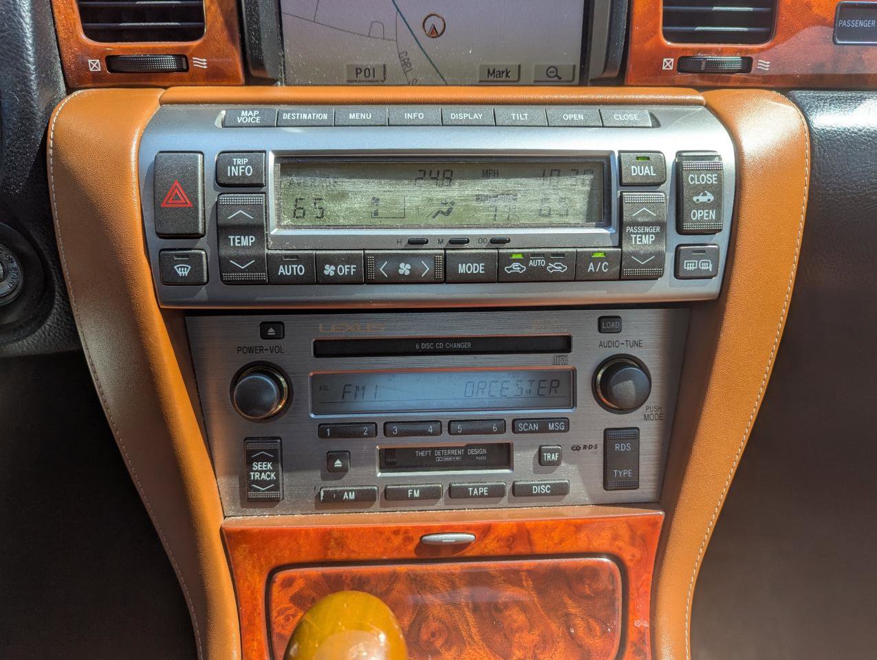 Used 2004 Lexus SC 430 2dr Convertible image 19