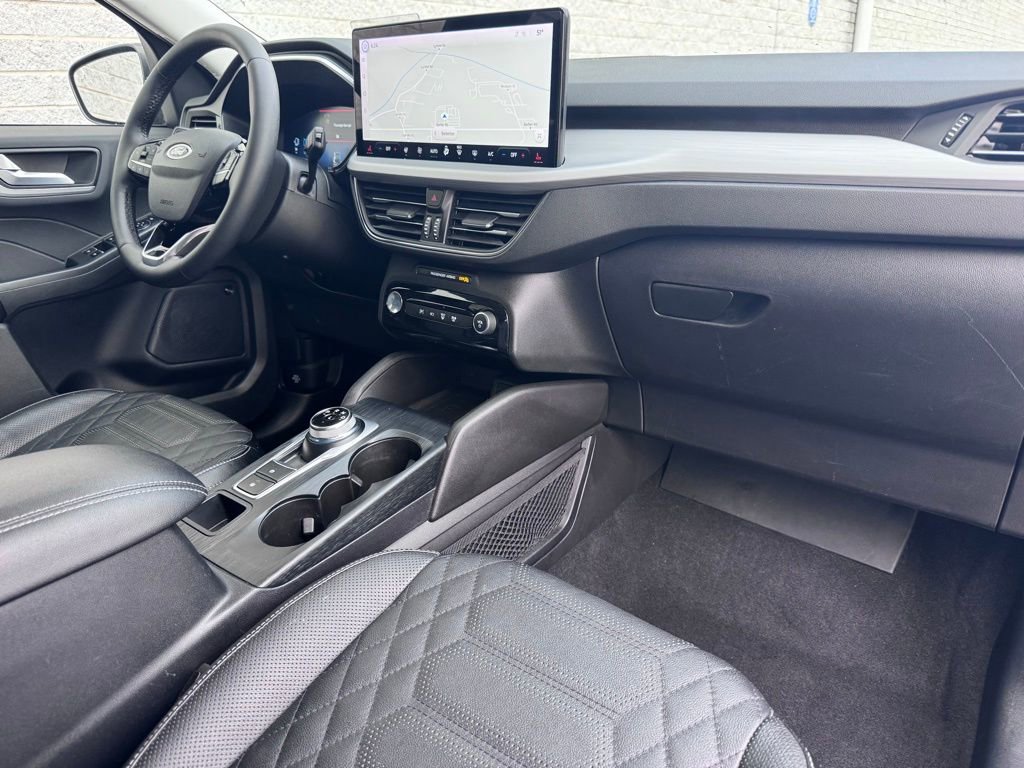 Certified 2023 Ford Escape SE w/ PHEV Premium Package image 18